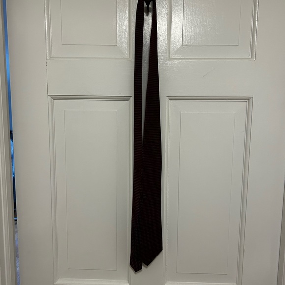 Men’s Tie - Picture 2 of 4